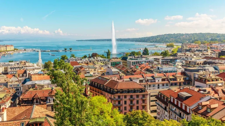 Los 10 refugios más seguros del mundo para el viajero solitario en 2026