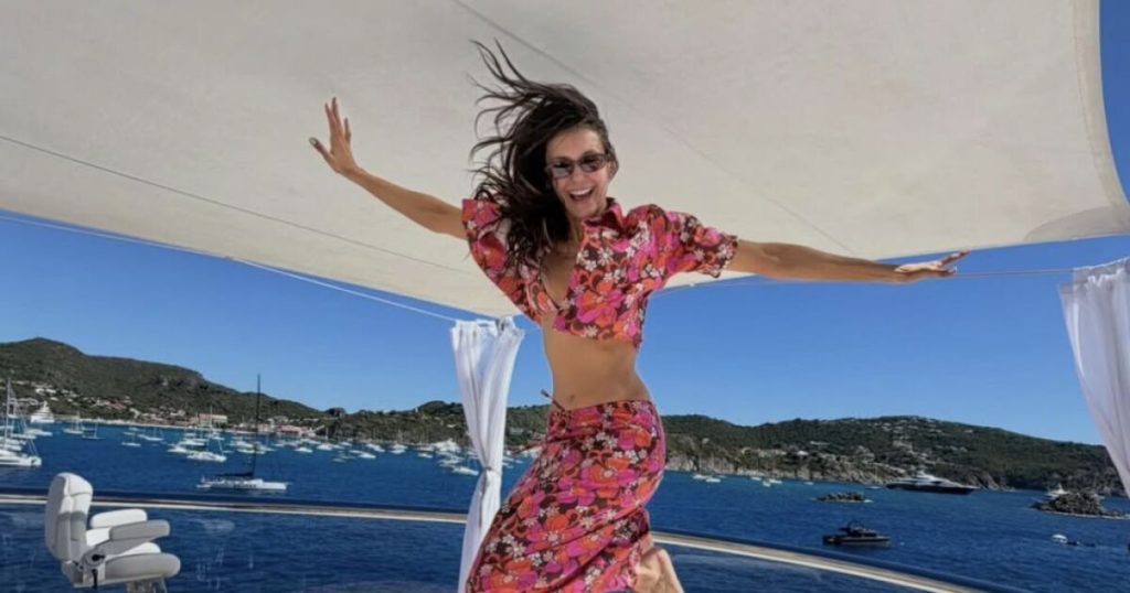 La travesía de Nina Dobrev en St. Barts: el significado de su "Revenge Glow"