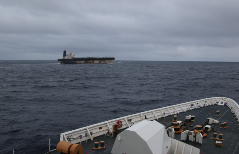 La persecución de dos semanas: El petrolero ruso incautado y la escalada en el Atlántico