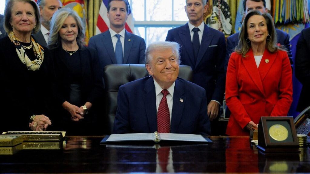 La paradoja del T-MEC: Trump lo declara "irrelevante" en pleno superávit histórico