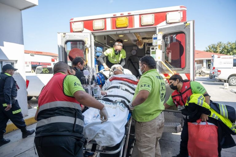 Quemaduras graves: Traslado aéreo de Chetumal a CENIAQ por descarga eléctrica