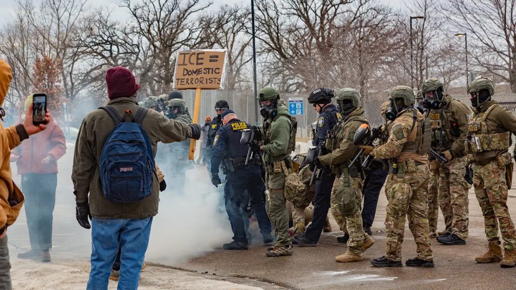 Reducción de 700 agentes de ICE en Minnesota tras la erupción social