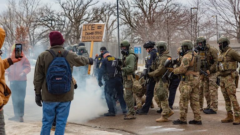 Reducción de 700 agentes de ICE en Minnesota tras la erupción social
