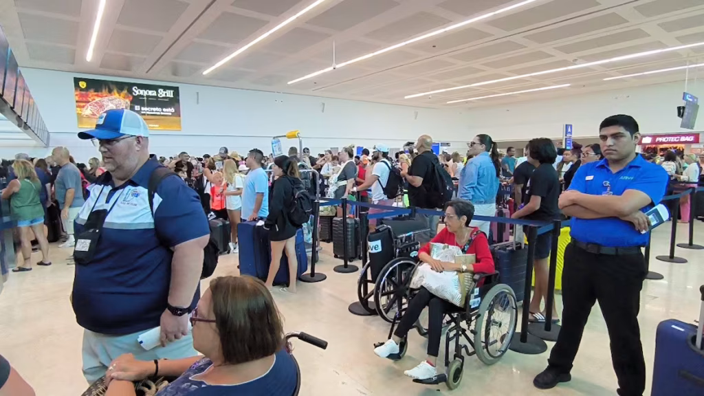 ¿Se encarecerán los vuelos a Cancún? Alertan por crisis en aerolíneas y cambios en el turismo