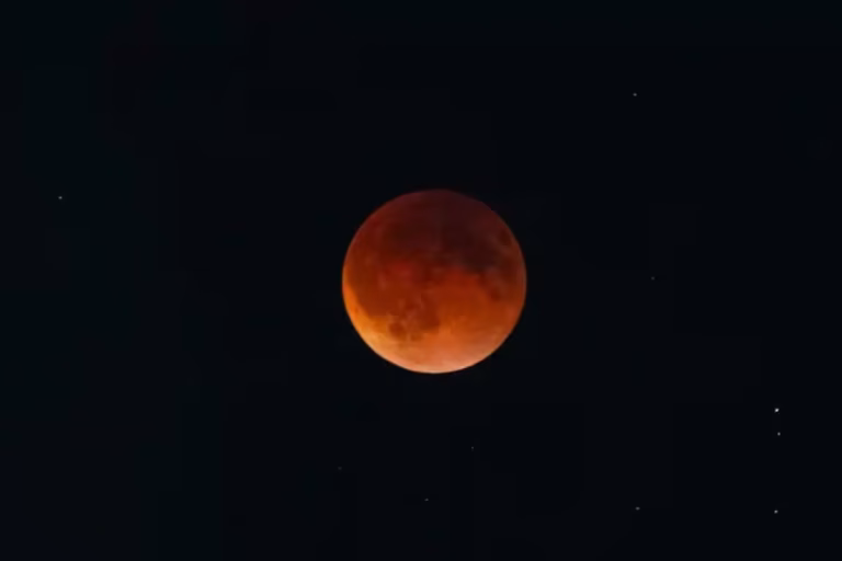 Eclipse lunar de agosto 2026: visibilidad y alcance del fenómeno