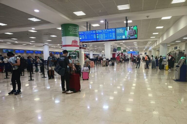 
Aeropuerto de Cancún registra fuerte caída en vuelos y pasajeros; reporta solo 286 operaciones en un día
