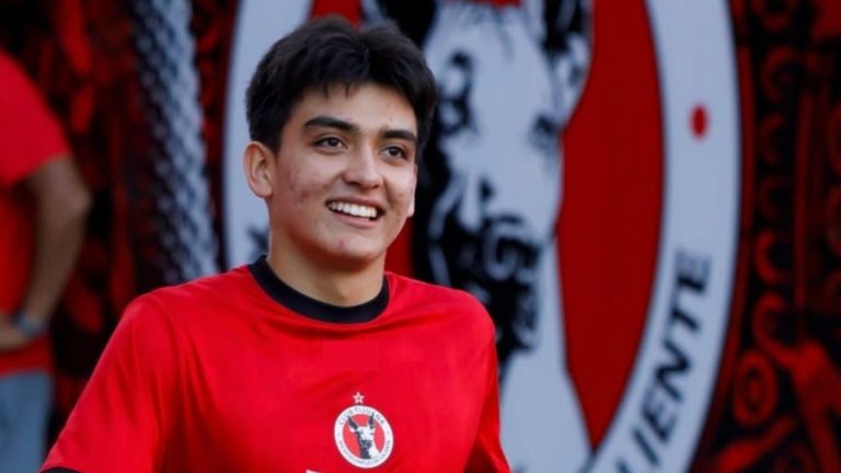 Ajax contempla el fichaje de Gilberto Mora por 25 millones de euros