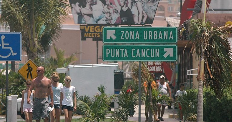 Quintana Roo enfrenta un declive turístico por sargazo y criminalidad