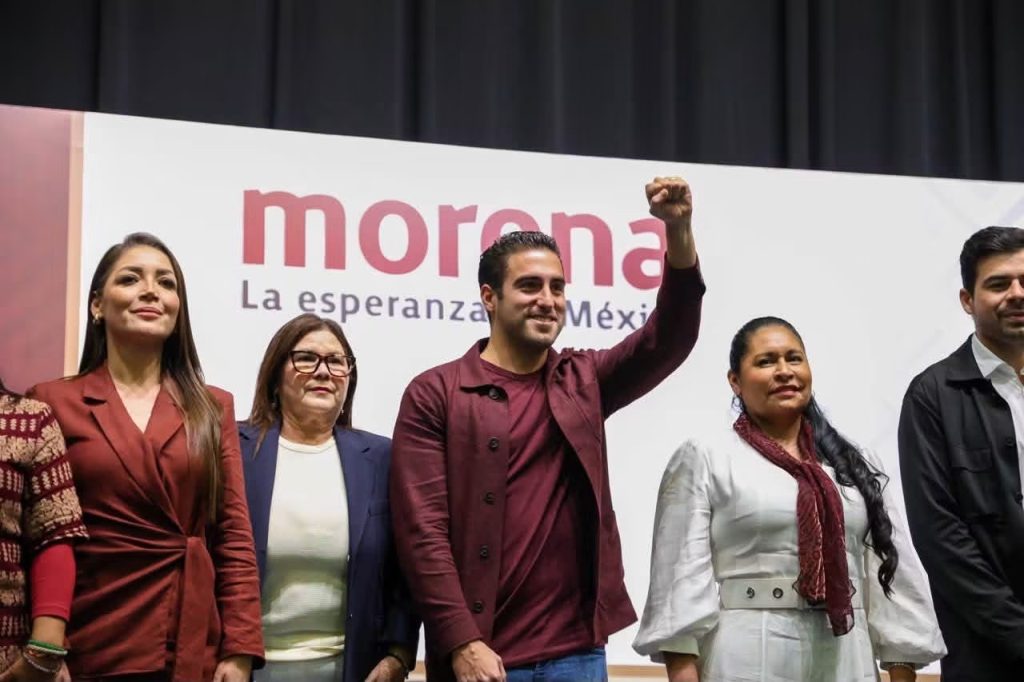 Gino Segura rinde protesta como coordinador estatal de Morena en Quintana Roo junto a otros 16 dirigentes