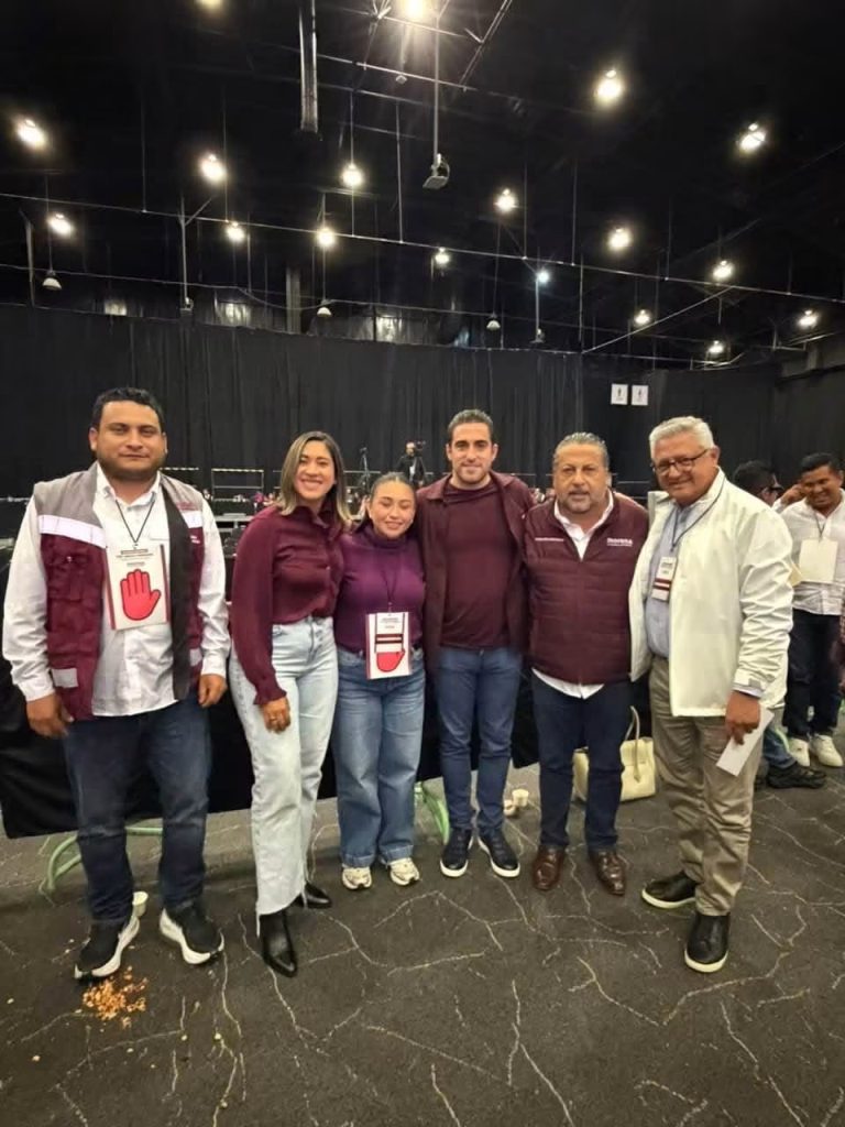 Gino Segura rinde protesta como coordinador estatal de Morena en Quintana Roo junto a otros 16 dirigentes