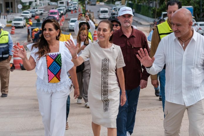 Claudia Sheinbaum supervisa distribuidor vial en Cancún